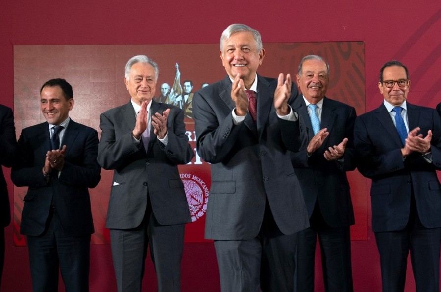 El acuerdo, además de poner fin a una disputa que inició meses atrás, parece mandar un mensaje de respaldo, por parte de los empresarios, a la gestión del presidente López Obrador. Foto cortesía de Presidencia.