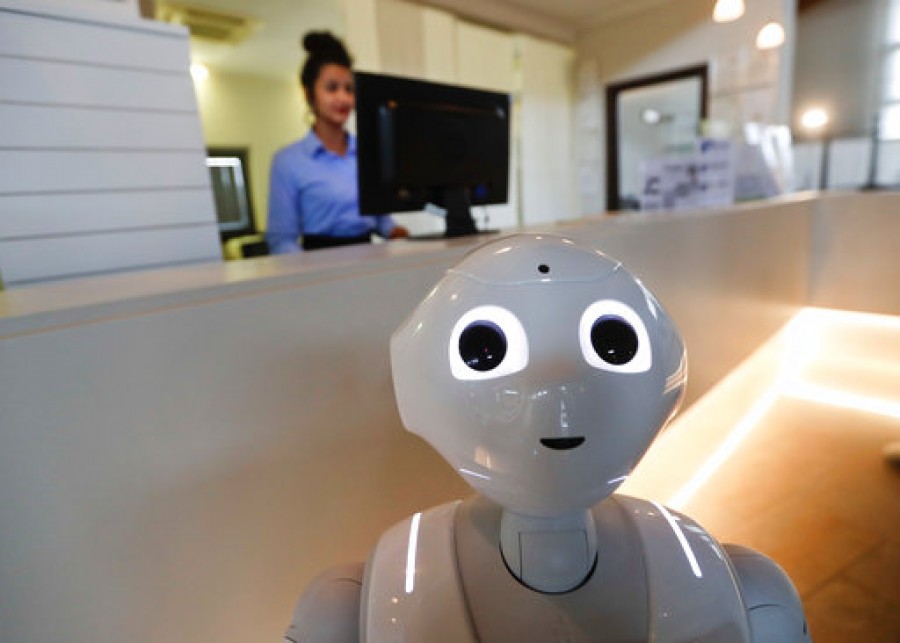 Las solicitudes de robots de entrega del sector de la hospitalidad se han duplicado desde que comenzó la pandemia Foto: AP/Luca Bruno