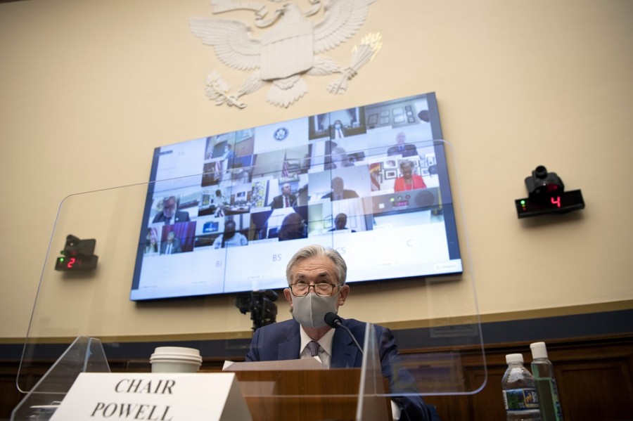 Jerome Powell, el presidente de la Reserva Federal, dijo que el panorama económico para los siguientes meses aún es incierto debido al rebrote de casos positivos de covid-19. Foto Archivo