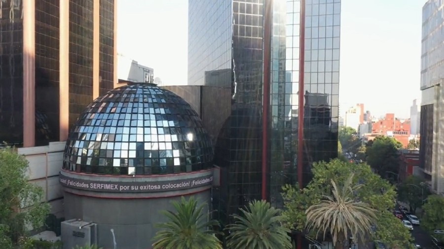 El edificio donde se alberga uno de los centros bursátiles del país. Foto Instagram/BMV