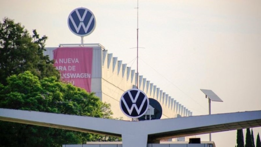 Volkswagen invertirá 763.5 millones de dólares en México entre 2022 y 2025, para edificar una planta de pintura y producir un nuevo automóvil en su planta de Puebla. Foto VW