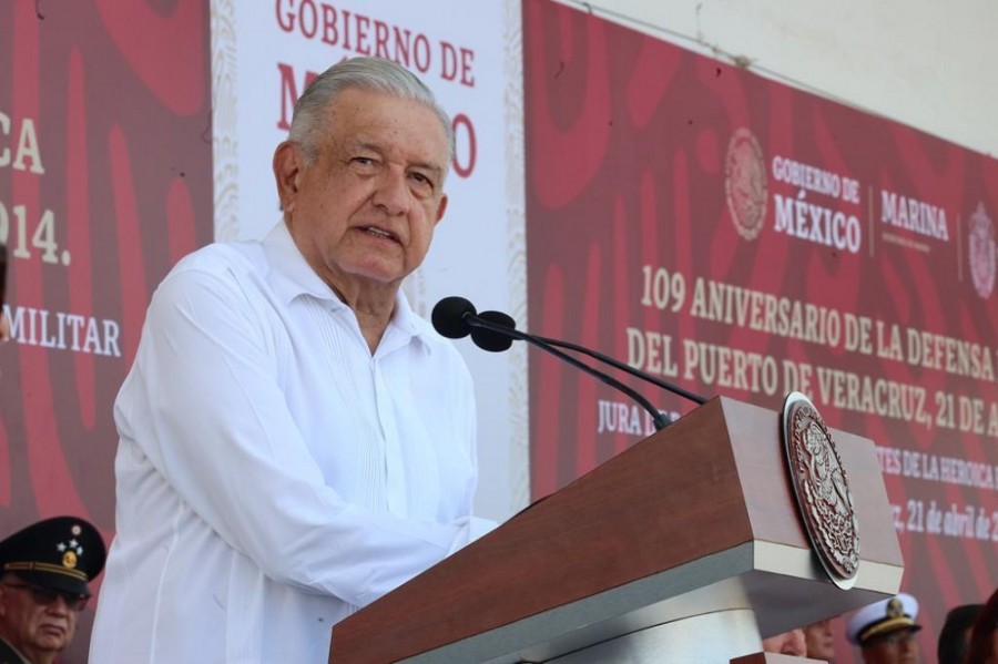 El mandatario dijo que, tras enterarse de su contagio, regresó de Yucatán a Ciudad de México para permanecer unos días en aislamiento antes de retomar sus actividades, aunque sus síntomas no son graves. Foto Presidencia de México