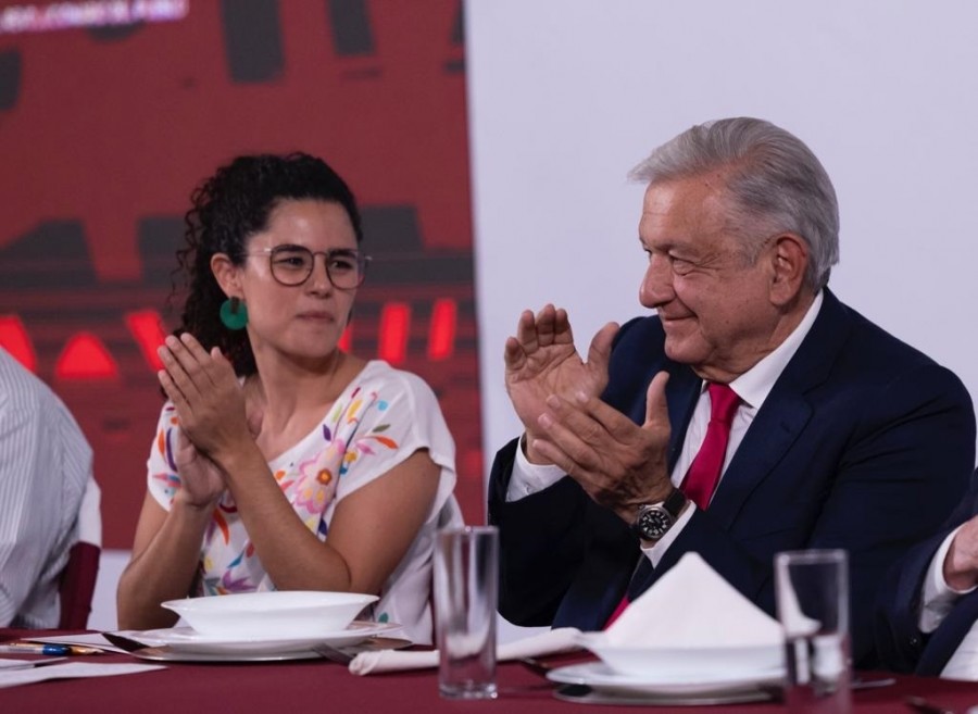 El nombramiento de Alcalde Luján, proveniente de una familia con posiciones políticas cercanas a la administración de López Obrador, es el segundo cambio en el gabinete federal tras el nombramiento de Alicia Bárcena como secretaria de Relaciones Exteriores. Foto STPS