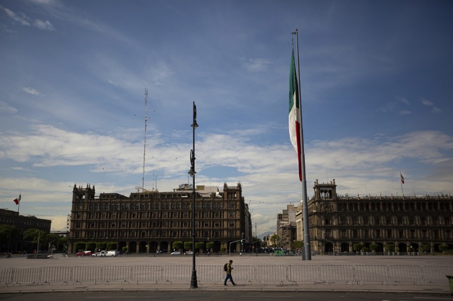 La economía de México crece en abril y tiene su mejor desempeño en los últimos siete meses, de acuerdo con el IGAE. Foto AP/Fernando Llano