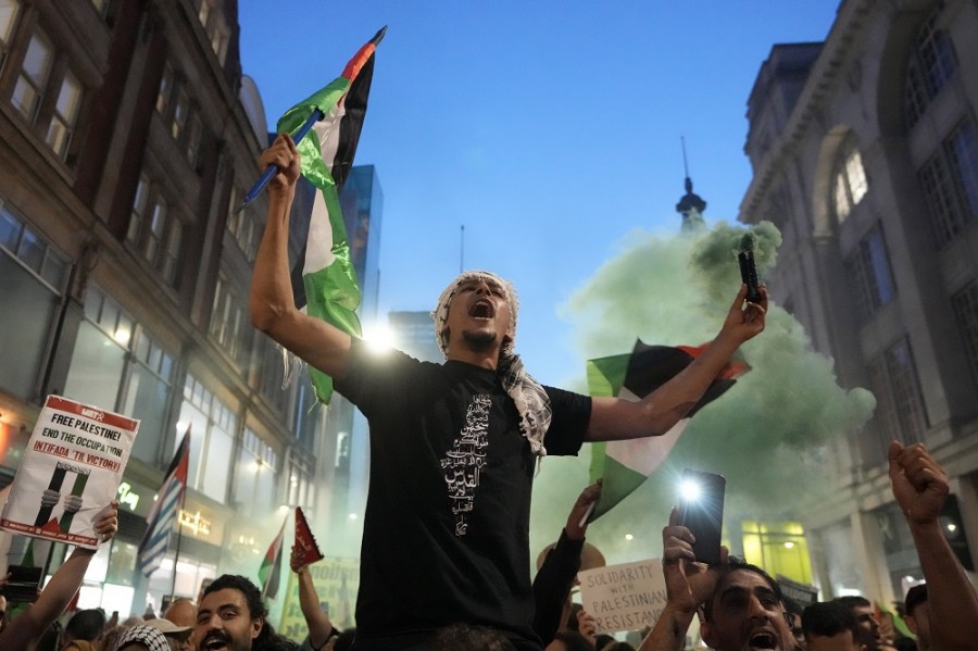 El lunes, los mercados reaccionaron de forma lógica al ataque más grave contra Israel en 50 años y a la muerte de más de mil israelíes y palestinos. Foto AP/Kirsty Wiggleswort