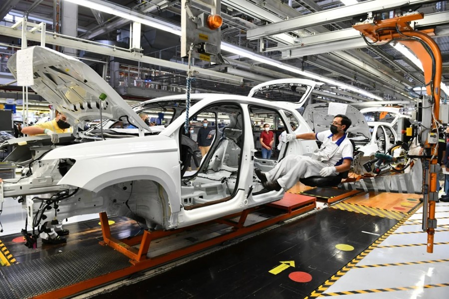 Volkswagen sube 30% su producción de autos en México en el primer semestre del año. Foto Volkswagen de México