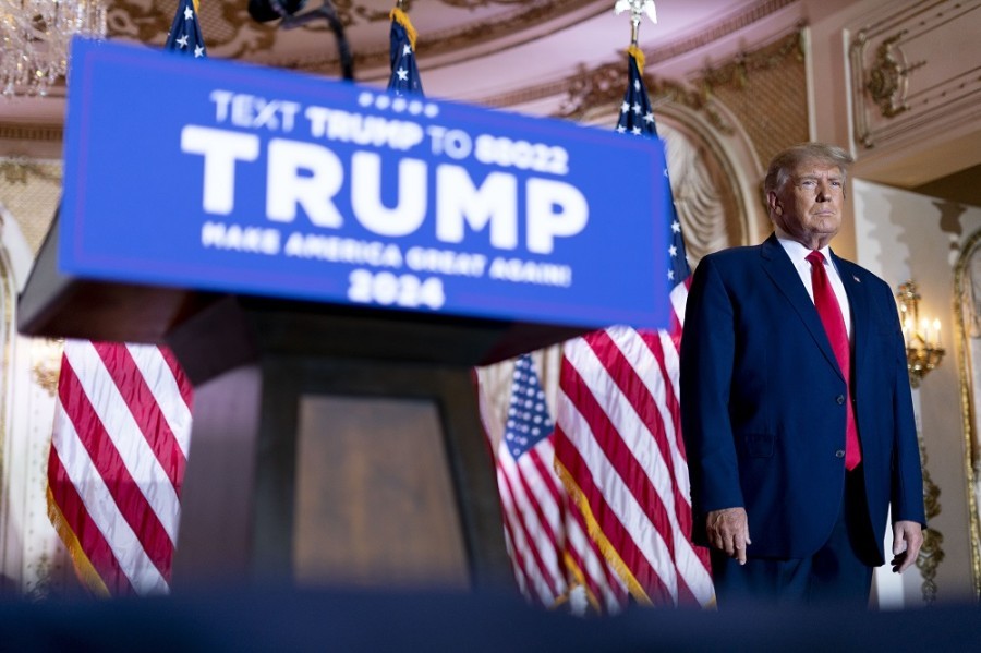 Trump anunció formalmente a mediados de noviembre de 2023 que competirá por la presidencia de Estados Unidos. Foto de AP/Andrew Harnik