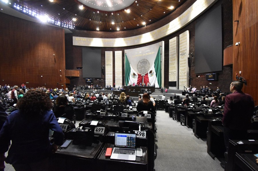 López Obrador pidió a Carlos Slim, Germán Larrea, Ricardo Salinas Pliego, Fernando Bailléres y María Asunción Aramburuzabala que externen su opinión sobre la asignación a los partidos políticos de los legisladores plurinominales por parte del Instituto Nacional Electoral y el Tribunal Electoral del Poder Judicial de la Federación. Foto Cámara de Diputados