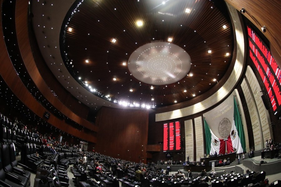 El inicio de la discusión se dio con el proyecto de repartición de diputaciones, que propone asignar a Morena y aliados 364 diputados, suficientes para aprobar cambios a la Constitución. Foto archivo