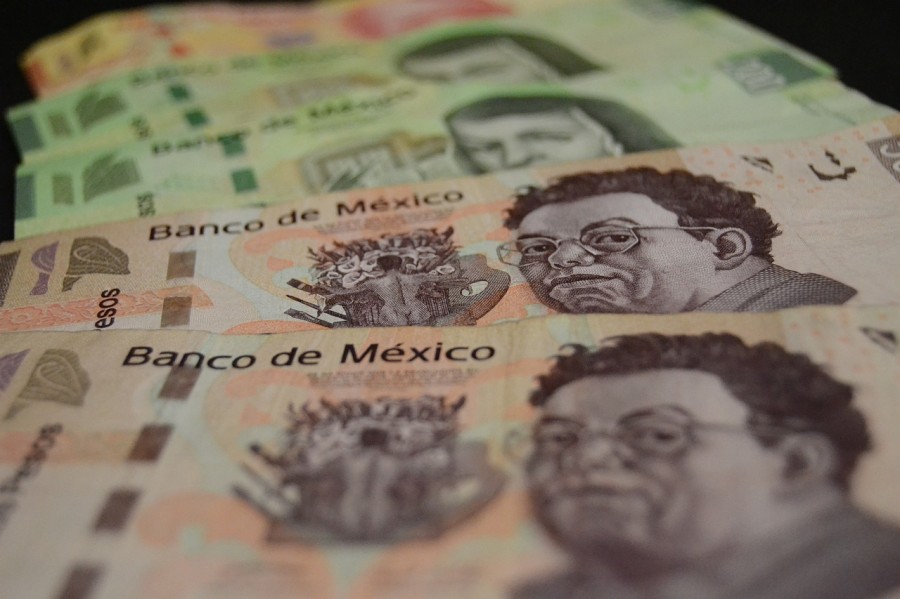 El peso mexicano viene de perforar en varias ocasiones su peor nivel frente al dólar desde octubre de 2022. Foto archivo