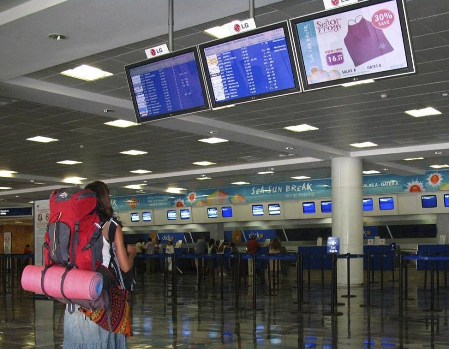 El tráfico de viajeros en la terminal de Cancún acumula cinco meses de caídas consecutivas --las últimas dos de doble dígito-- en lo que va de este año. Foto archivo