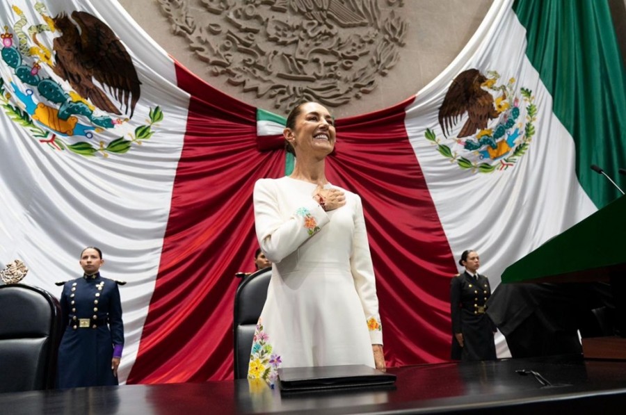 Durante su discurso, la mandataria reiteró que respetará la autonomía del Banco de México y una política fiscal responsable. Foto archivo