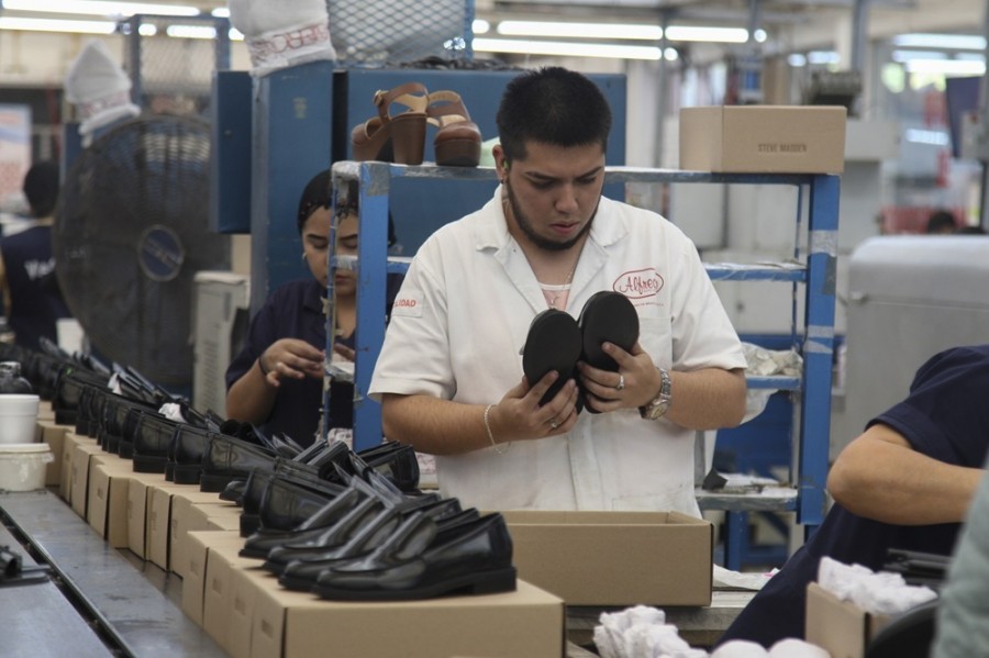 La economía mexicana supera las expectativas de los analistas durante el 3T. Foto AP/Mario Armas