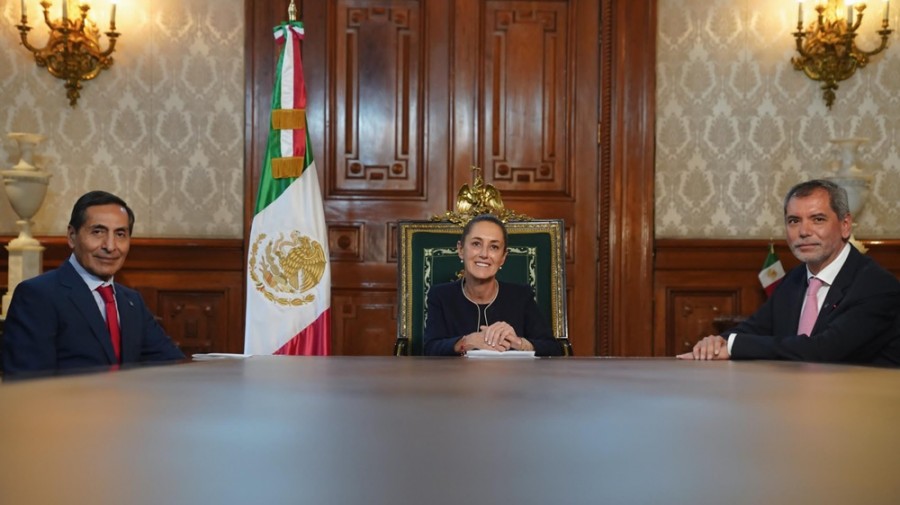 Las bolsas de valores de México enlazaron seis jornadas de avance el jueves. Foto Axis